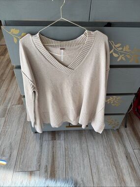 Free People Neutral Cream Oversized V-Neck Sweater